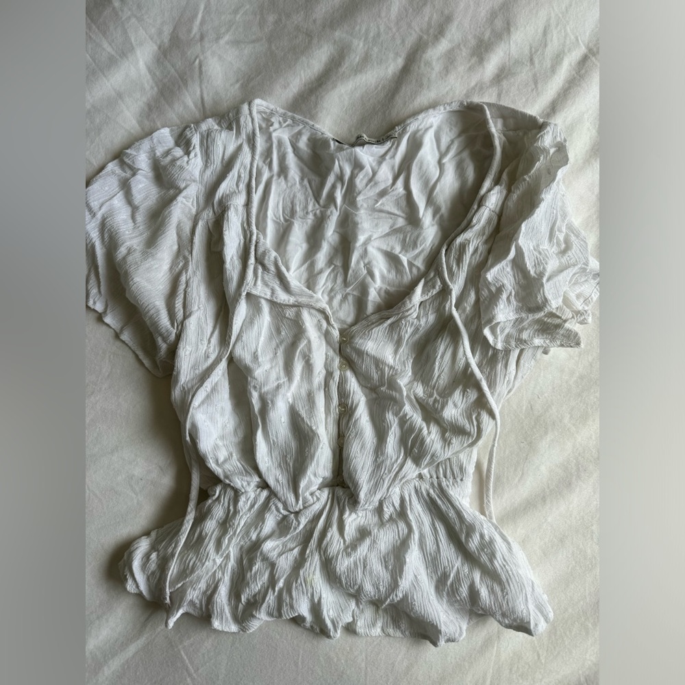 Abercrombie white gauzey peplum cropped top